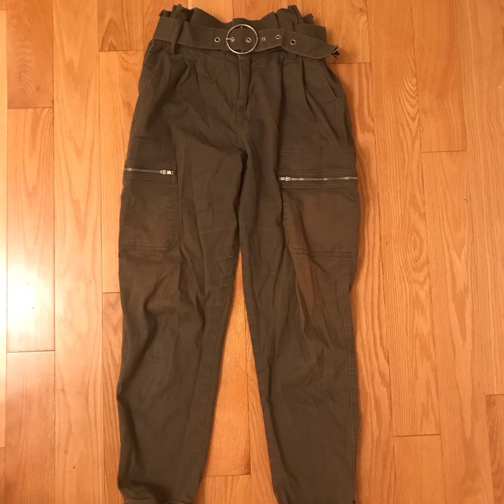 Green Kaki pants with belt |